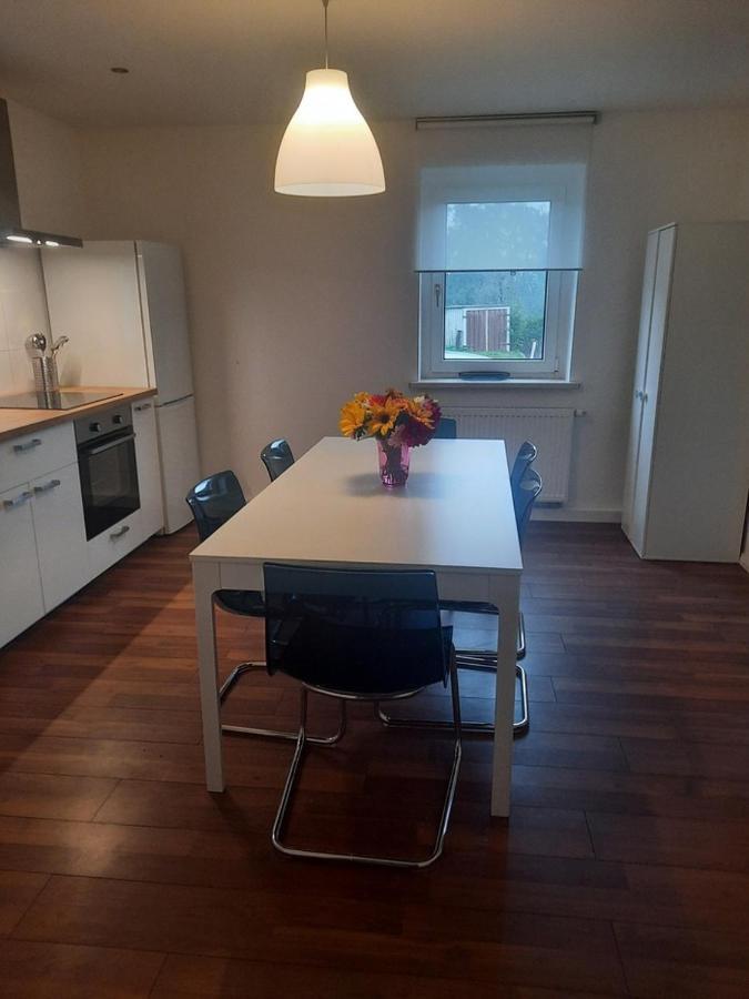 Precioso apartamento, aparcamiento gratis Augustusburg Exterior foto