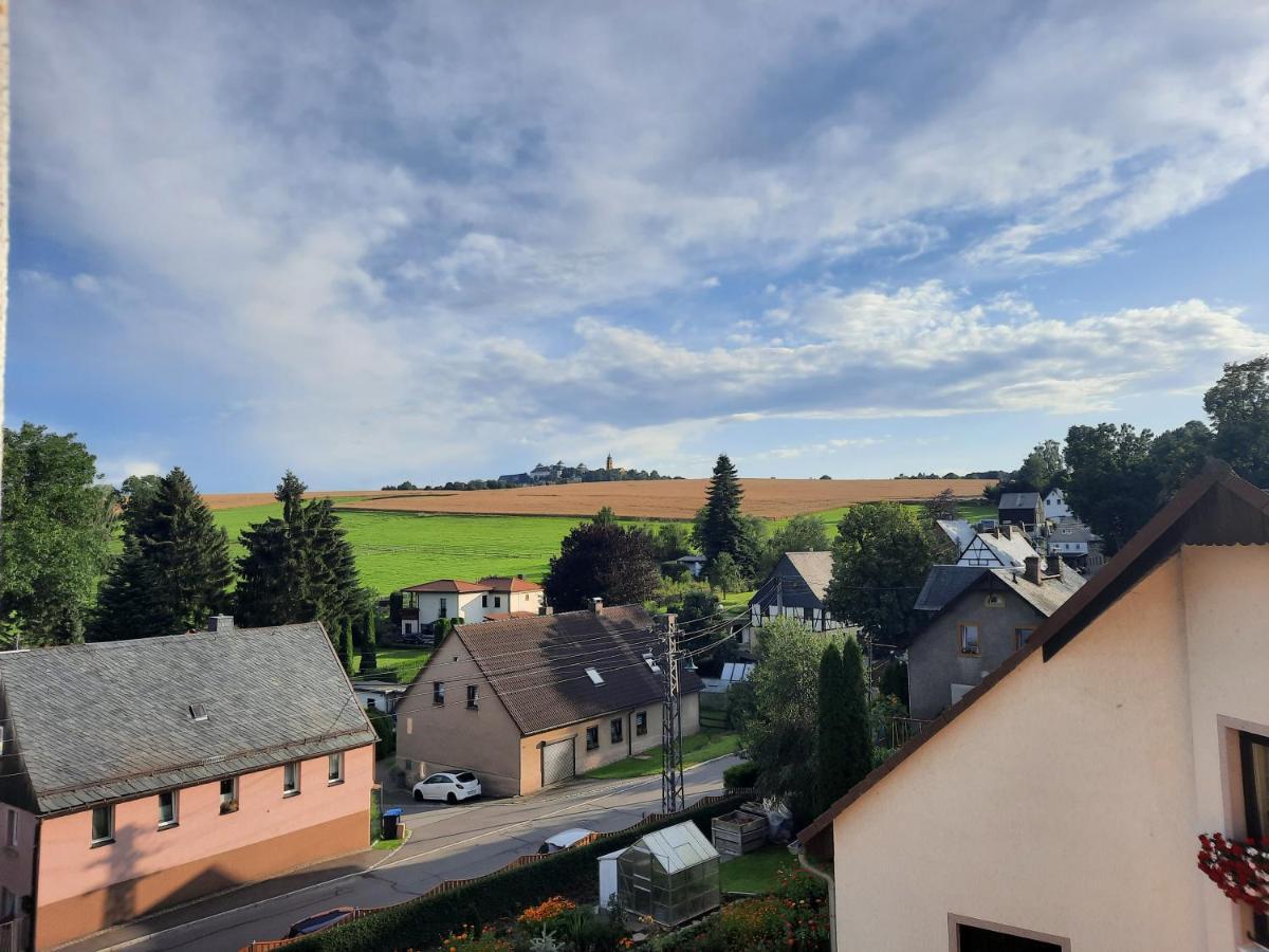 Precioso apartamento, aparcamiento gratis Augustusburg Exterior foto