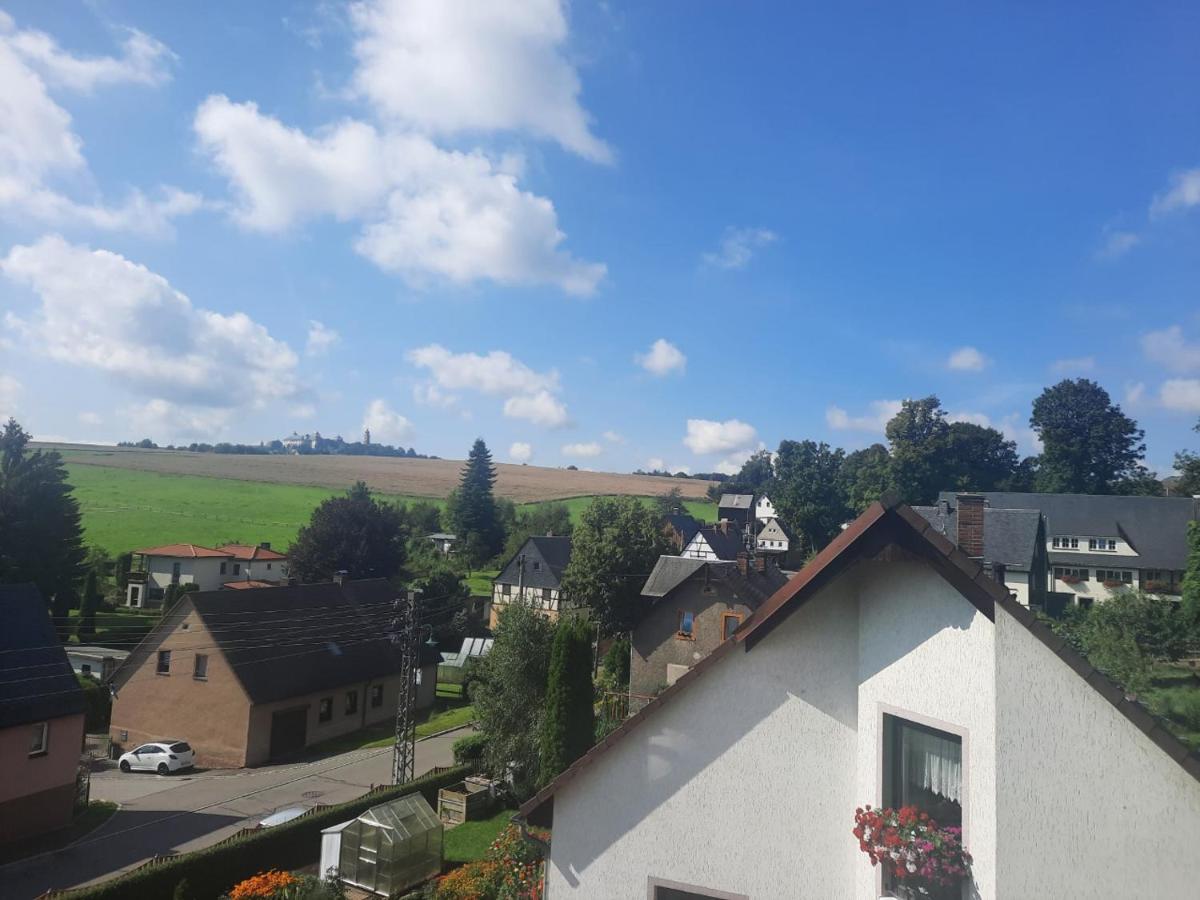 Precioso apartamento, aparcamiento gratis Augustusburg Exterior foto