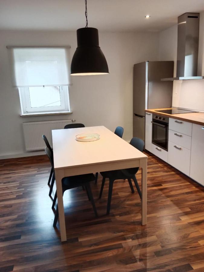 Precioso apartamento, aparcamiento gratis Augustusburg Exterior foto